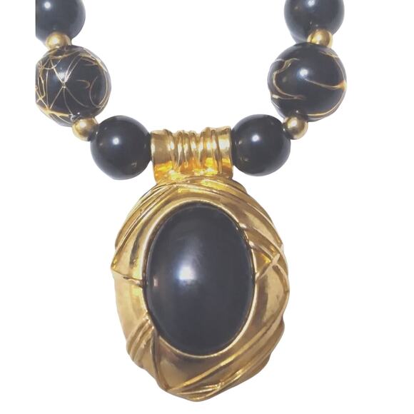 VTG Liz Claiborne Necklace 1990s Acrylic Amulet Beads Black And Gold Tone 11.5" - Picture 3 of 8